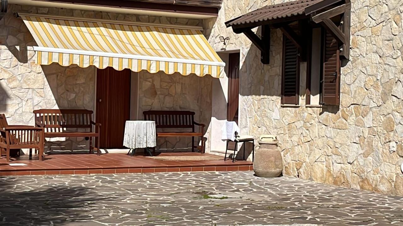 Case Vacanza E Camere In Villa Isabella Con Parcheggio Custodito E Wifi Gioia Del Colle Exterior photo