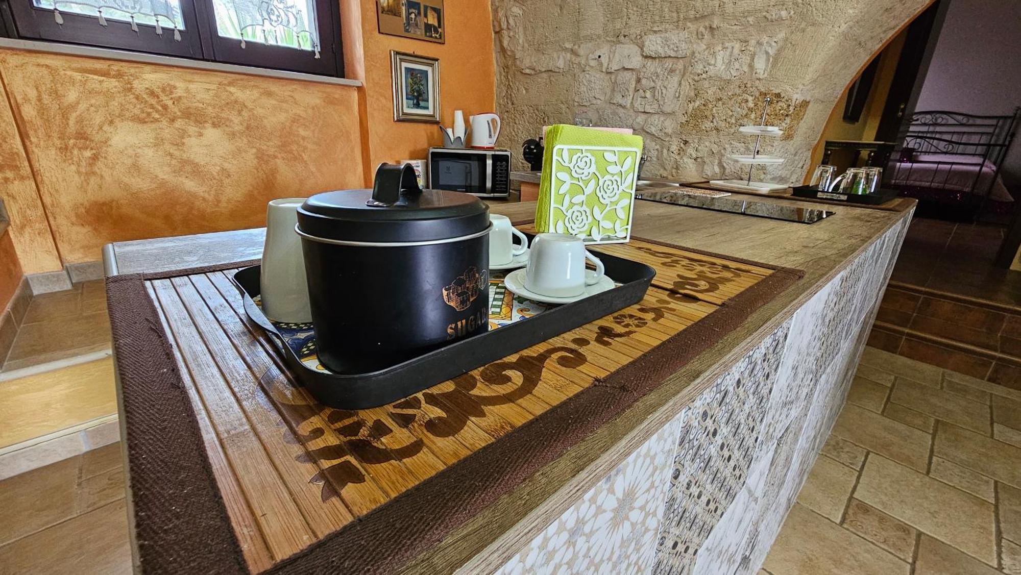 Case Vacanza E Camere In Villa Isabella Con Parcheggio Custodito E Wifi Gioia Del Colle Exterior photo