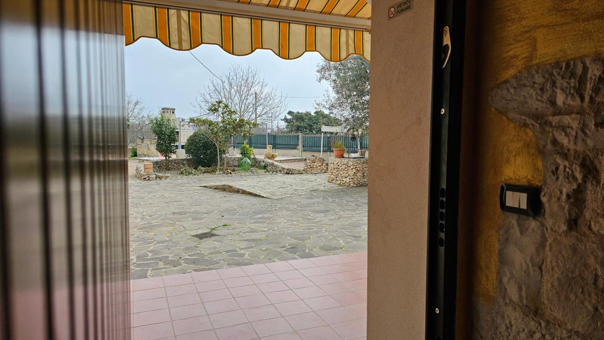 Case Vacanza E Camere In Villa Isabella Con Parcheggio Custodito E Wifi Gioia Del Colle Exterior photo